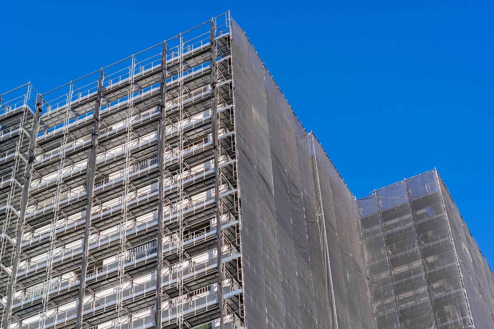 マンションの大規模修繕の費用を徹底解説｜戸あたり相場と内訳一覧｜まるなげアパマン
